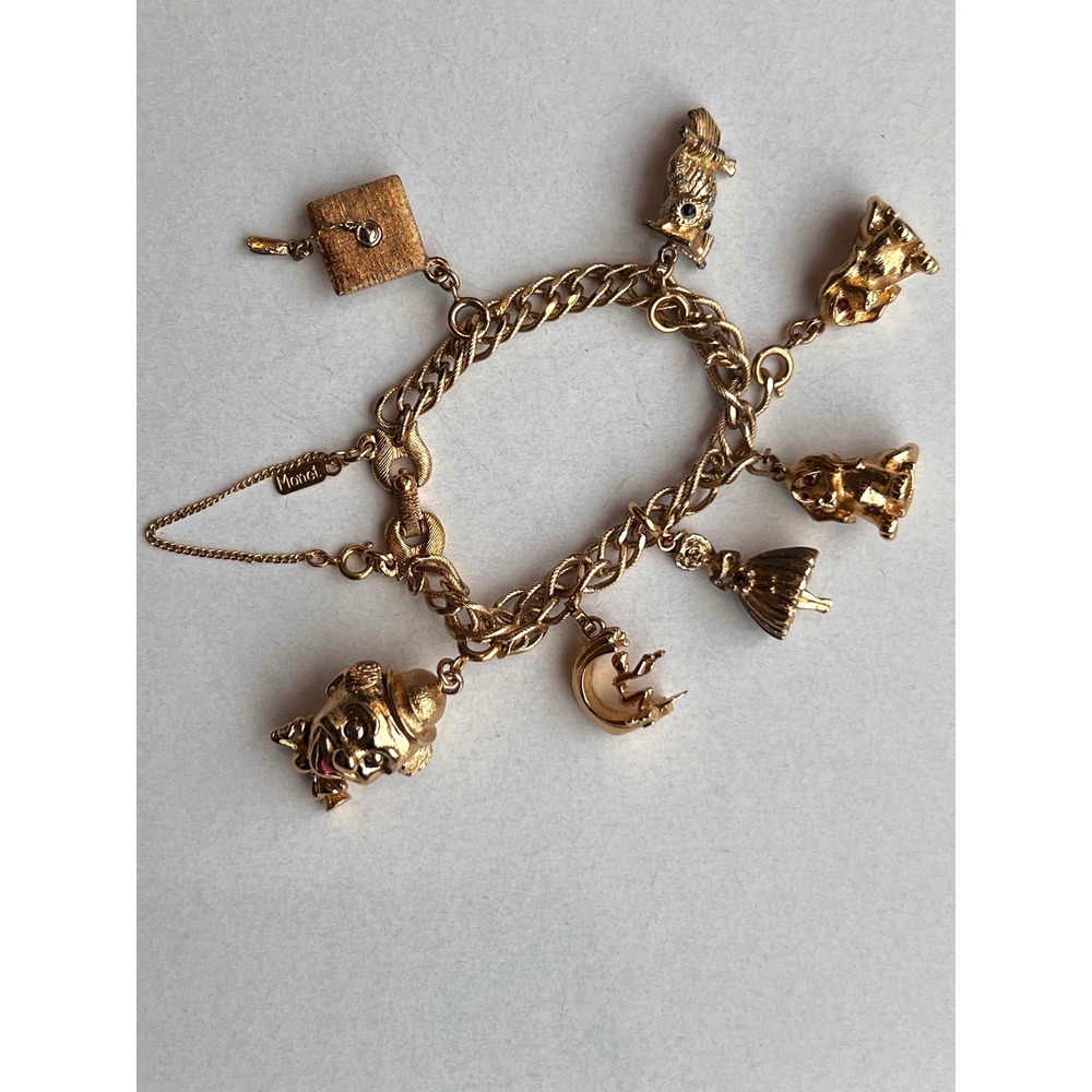 Monet Charm Bracelet Women OS Gold Excellent Vintage 1960s Plated Chunky Signed